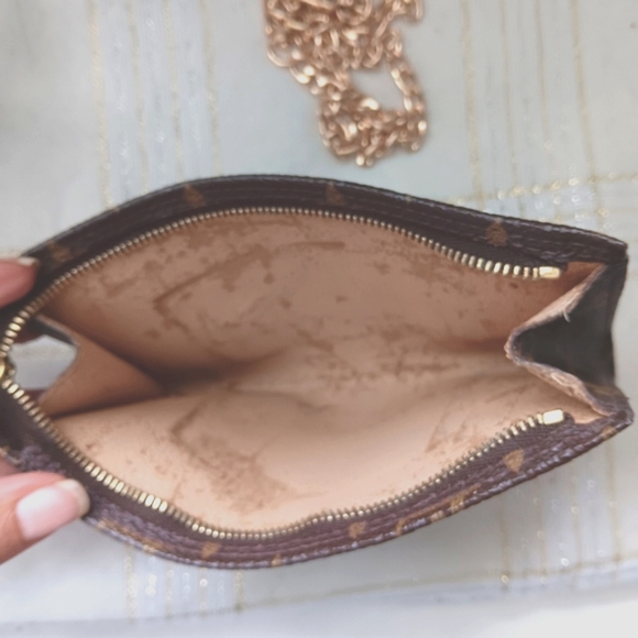 Louis Vuitton Monogram Bucket Pouch PM M47546 - Picture 12 of 16